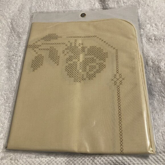 Vogart Crafts 4= Placemats Embroidery Kit Cream Floral Fancy 8738C - Picture 3 of 3